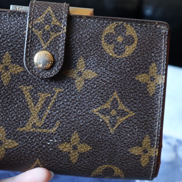 Authentic Louis Vuitton Portefeville Viennois Wallet - Picture 4 of 16